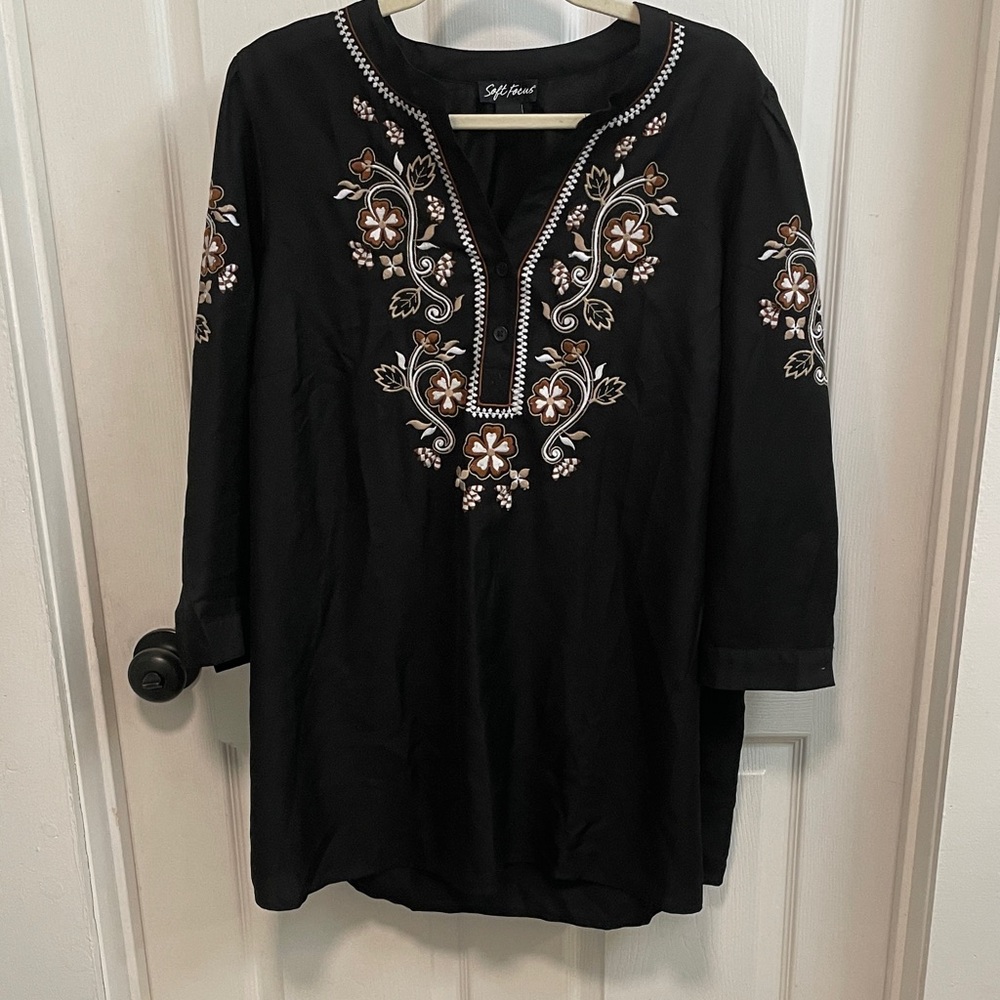 Soft Focus Black Floral Embroidered Tunic